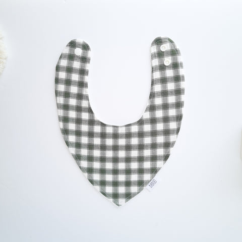 Wyatt dribble bib